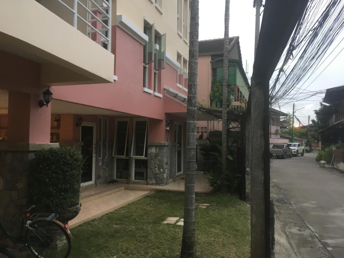Triple Palms House 호텔 치앙마이 외부 사진