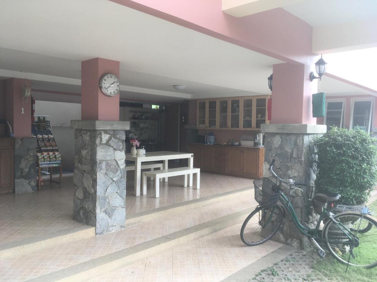 Triple Palms House 호텔 치앙마이 외부 사진