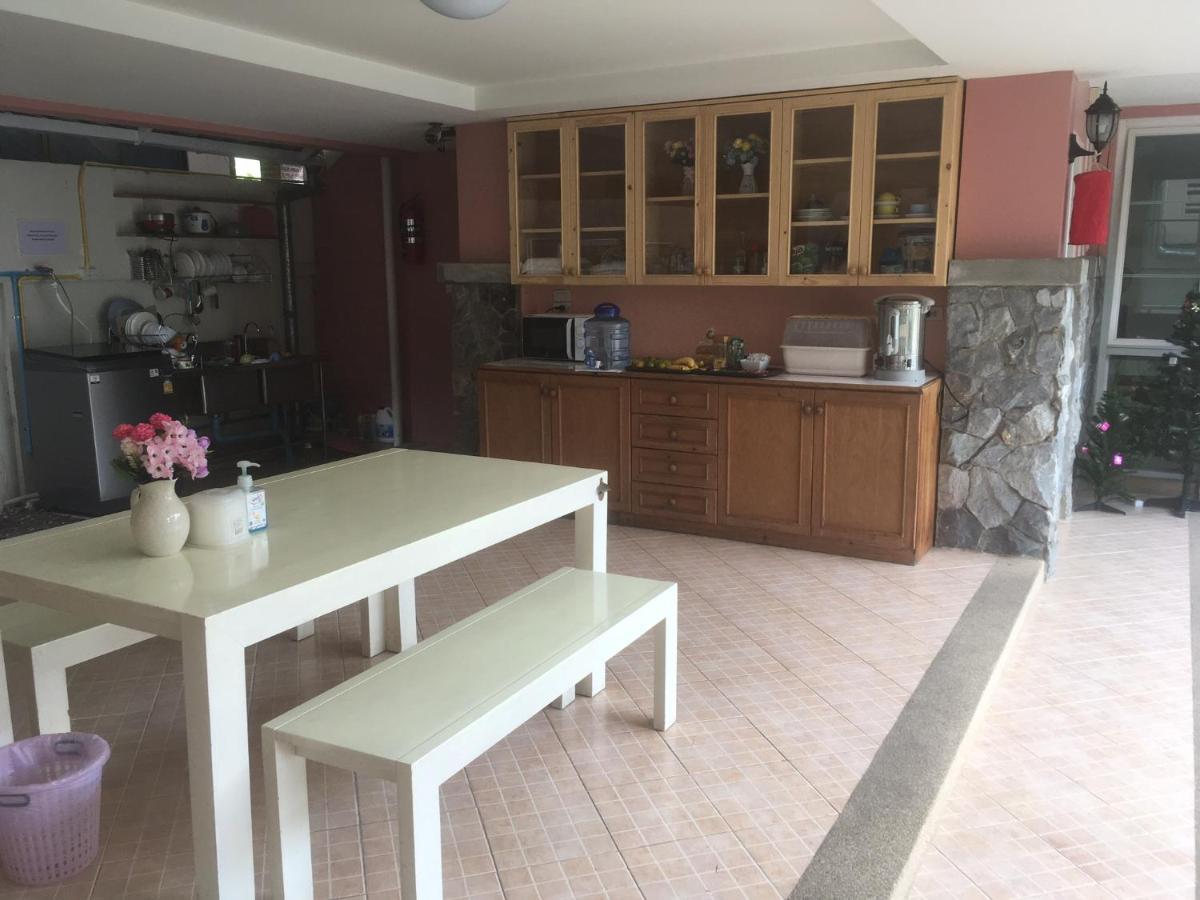 Triple Palms House 호텔 치앙마이 외부 사진