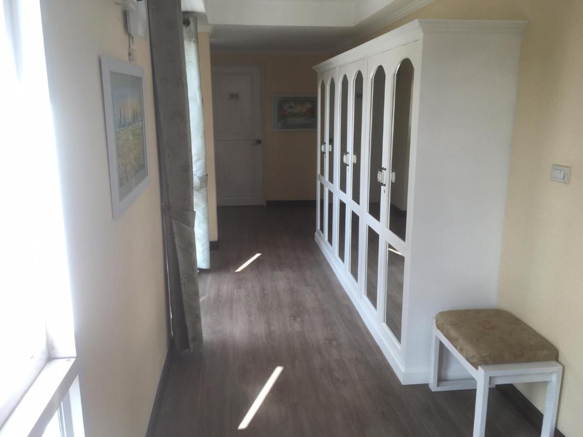 Triple Palms House 호텔 치앙마이 외부 사진