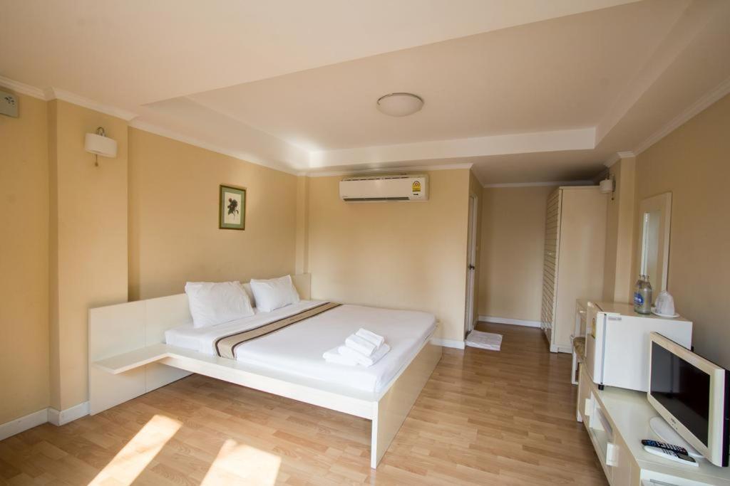 Triple Palms House 호텔 치앙마이 외부 사진